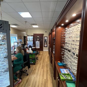 Advanced Eye Care and Optical - Eye glass selection - Optometrists Near Me - Jacksonville, Florida