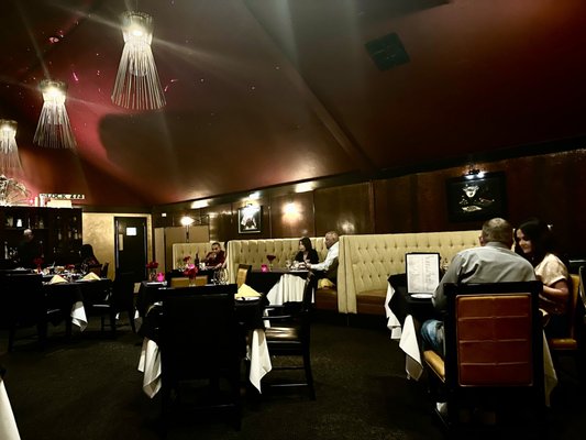 Horse in the Alley by null