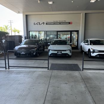 Garden Grove Kia - This is by far the worst car service company I have ever dealt with. The employees are unprofessional - Car Dealers Near Me - Garden Grove, California