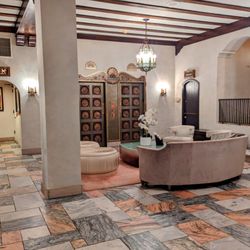 Rox City Grill - Hotel Baker - ROX entrance