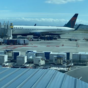 Delta Air Lines - SFO . Beautiful day. Nice clean looking plane - Airlines Near Me - San Francisco, California Delta Air Lines - SFO . Beautiful day. Nice clean looking plane - Airlines Near Me - San Francisco, California