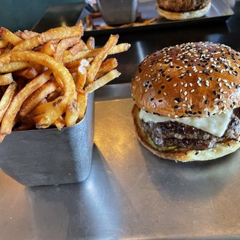 Gretel - Gretel Griddle Burger - Cocktail Bars Near Me - Chicago, Illinois