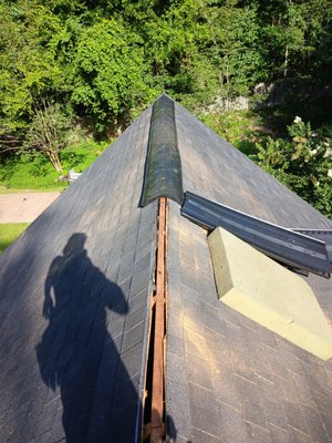 Ramirez construction Logo