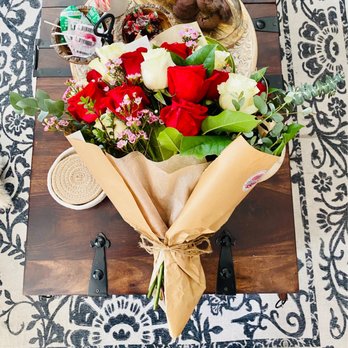 Flowerful - Florists Near Me - Laguna Woods, California Flowerful - Florists Near Me - Laguna Woods, California