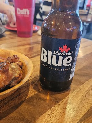 Duff's Famous Wings by null