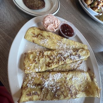Le Peep Breakfast & Lunch - Inga's Swedish pancakes with an extra side order of turkey sausage - Breakfast & Brunch Near Me - Mount Prospect, Illinois Le Peep Breakfast & Lunch - Inga's Swedish pancakes with an extra side order of turkey sausage - Breakfast & Brunch Near Me - Mount Prospect, Illinois