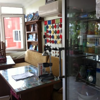 Marmara Guesthouse - view from kitchen of breakfeast room - Hotels Near Me - Istanbul, 34