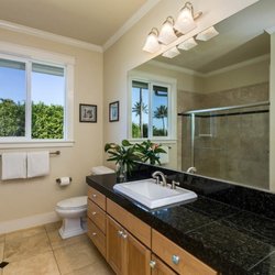 Enjoy Kauai - Bathroom