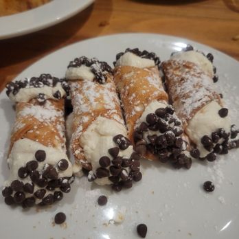 Evviva Trattoria - Cannoli - Italian Near Me - Westford, Massachusetts Evviva Trattoria - Cannoli - Italian Near Me - Westford, Massachusetts