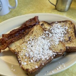 Mc's Kountry Kitchen - French toast and bacon