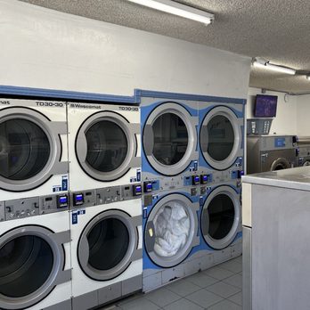 Clean Waves Laundry - Laundromat Near Me - San Diego, California