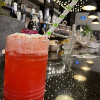 Queens Breakfast Cocktails - Goody two shoes - non alcoholic - Cocktail Bars Near Me - Calgary, Alberta