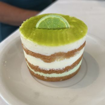 Lakeside Inn - Key lime pie - Hotels Near Me - Mount Dora, Florida