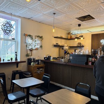 Dahlia Coffee - Coffee & Tea Near Me - Cleveland, Ohio