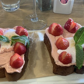 Hash Kitchen - Strawberry shortcake French toast - Breakfast & Brunch Near Me - Chandler, Arizona