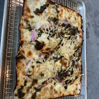 Cartridge Brewing - Pesto pizza - Breweries Near Me - Maineville, Ohio