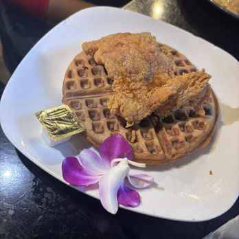 B Spot Nola - Chicken & Waffles - Soul Food Near Me - New Orleans, Louisiana