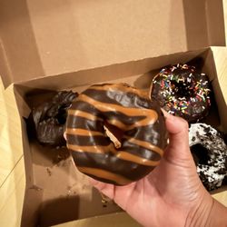 Donut Kingdom - Twix donut