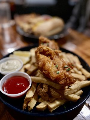 Pub Thirty Two by null