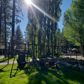 Grey Squirrel Resort & Vacation Rental Homes - More sitting areas around the grounds - Big Bear Lake, CA