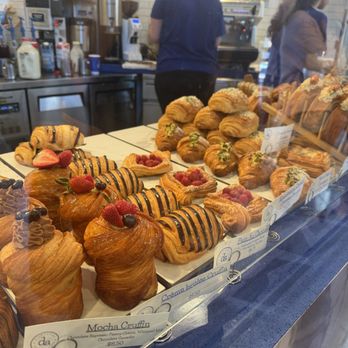 D'Andrews Bakery & Cafe - Bakeries Near Me - Nashville, Tennessee