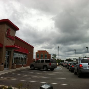 Chick-fil-A - Lunch rush - Fast Food Near Me - Warrensville Heights, Ohio
