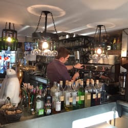 Au temps des Cerises - The bar