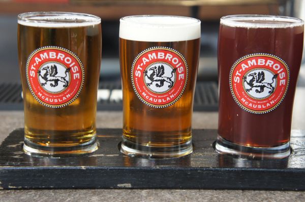 Terrasse St-Ambroise by null