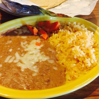 La Piñata - rice and beans traditional tasting no bells or whistles - Mexican Near Me - Pittsburg, California