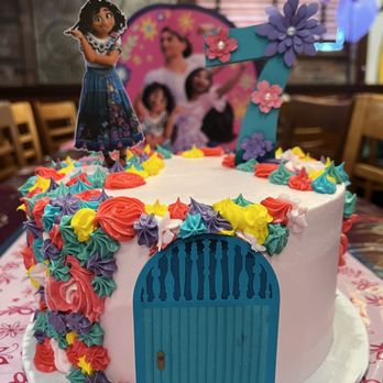 Shakey's Pizza Parlor - a cake decorated with flowers - Pizza Near Me - Alhambra, California Shakey's Pizza Parlor - a cake decorated with flowers - Pizza Near Me - Alhambra, California