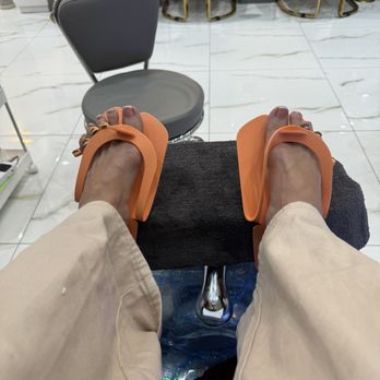 Encore Nail Bar - Pretty toes - Nail Salons Near Me - North Miami Beach, Florida