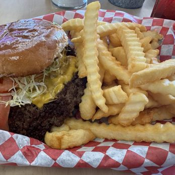 Lea's of Monroe - Cheeseburger with Fries - Cafes Near Me - Monroe, Louisiana Lea's of Monroe - Cheeseburger with Fries - Cafes Near Me - Monroe, Louisiana