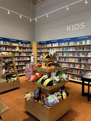 Barnes & Noble by null