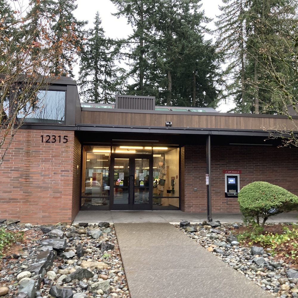 Kingsgate Library - Entrance - Libraries Near Me - Kirkland, Washington