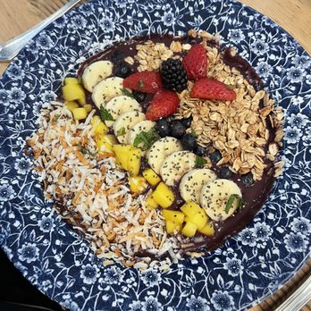 Little Hen - Acai Bowl the Original - Breakfast & Brunch Near Me - Weston, Florida Little Hen - Acai Bowl the Original - Breakfast & Brunch Near Me - Weston, Florida