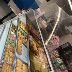 V-Friends donuts - Interior
