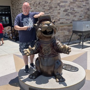 Buc-ee’s - Yeah, I had to get my picture taken with the beaver. - Souvenir Shops Near Me - Amarillo, Texas Buc-ee’s - Yeah, I had to get my picture taken with the beaver. - Souvenir Shops Near Me - Amarillo, Texas