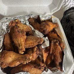 438 wings & Grill - Chicken wings