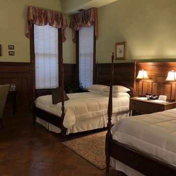 Forsyth Park Inn - Bed & Breakfast Near Me - Savannah, Georgia