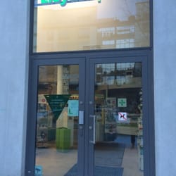 Lloyds Apotek - Entré