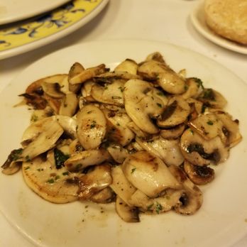 Cal Pep - Mushrooms - Mediterranean Near Me - Barcelona, B Cal Pep - Mushrooms - Mediterranean Near Me - Barcelona, B
