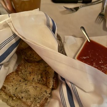 Avanti Restaurant - Avanti Garlic Loaf - Italian Near Me - Dallas, Texas Avanti Restaurant - Avanti Garlic Loaf - Italian Near Me - Dallas, Texas