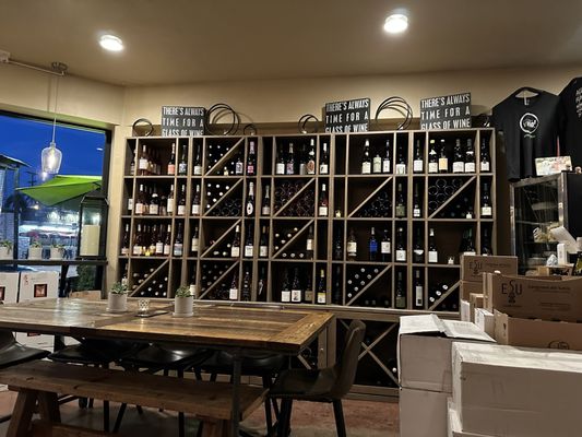 Village Vino by null