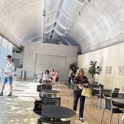 Kimbell Art Museum - Friday evening happy hour time.