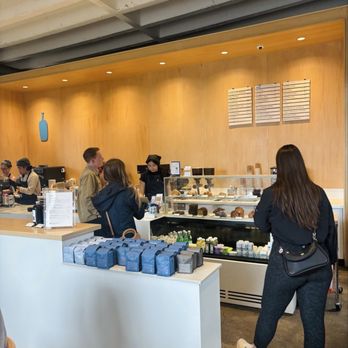 Blue Bottle Coffee - Georgetown - Inside - Coffee & Tea Near Me - Washington, DC, District of Columbia