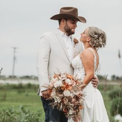 Divas Salon & Spa - Bridal hair and makeup