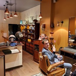 Master Barber, Thomas.
