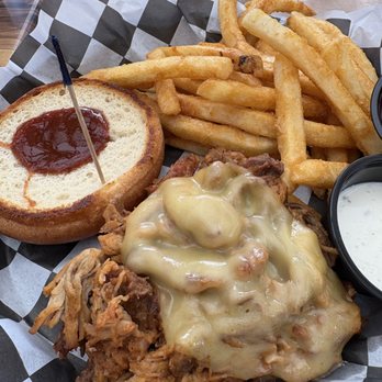 Thirsty Fox Pub & Grill - Pulled Pork with Smoked Gouda - Cocktail Bars Near Me - Albert Lea, Minnesota