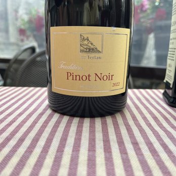 Al Prato - Extensive wine selection - Wine Bars Near Me - Varenna, LC