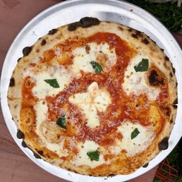 Margarita pizza.....AHHHHMMMAZZZING! Margarita pizza.....AHHHHMMMAZZZING!